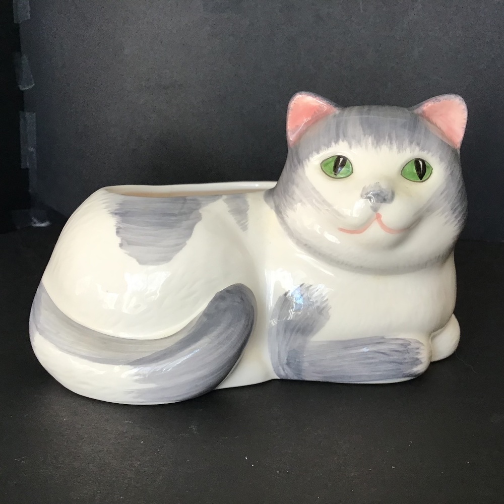 Vintage grey and white ceramic cat planter pot
